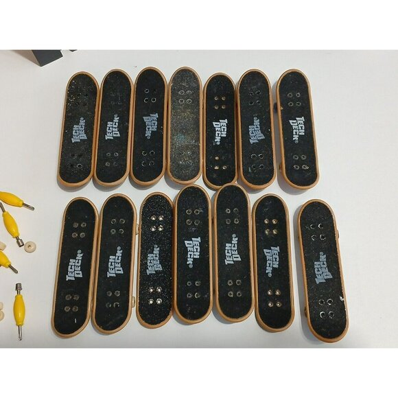 Tech Deck Lot of 14 Boards & Accessories & Ramps - Tony Hawk Skateboarding - Picture 13 of 13